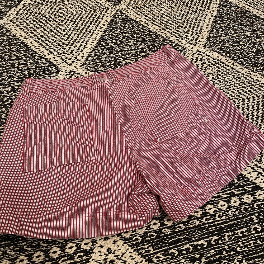 Shorts - Picture 5 of 6